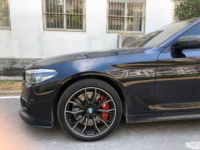 【图】有没有525运动版18寸轮毂改卡钳的?_宝马5系论坛_汽车之家论坛