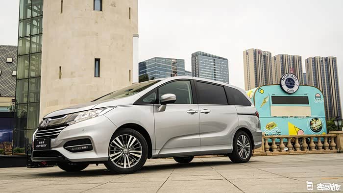 17款冰河银奥德赛