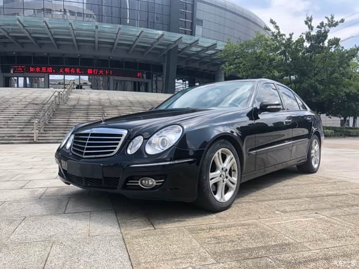07年奔驰e230 w211