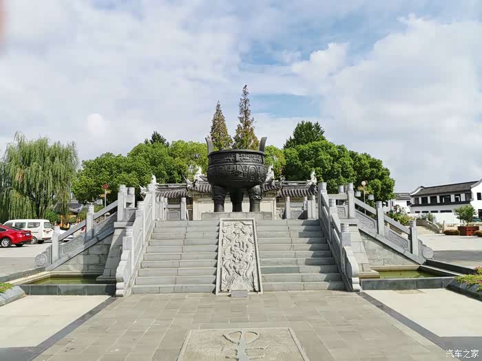 梅里古镇泰伯庙景区自驾游