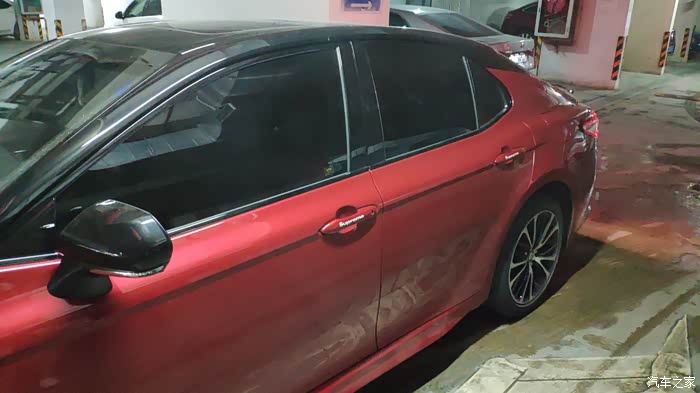 提车咯25s凯美瑞双红轿跑