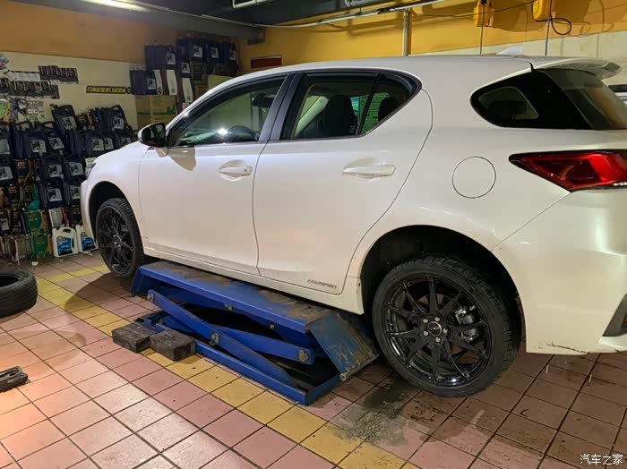 超音速石英白武汉提车升级trd18寸锻造轮毂