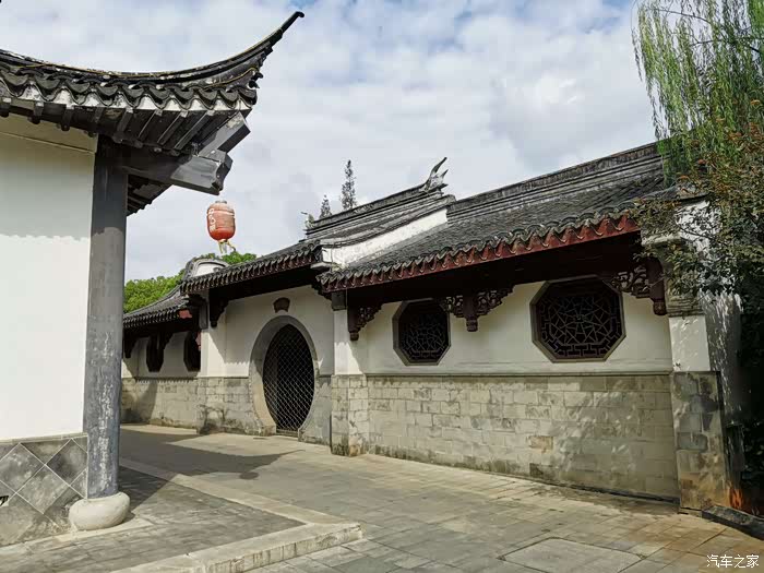 梅里古镇泰伯庙景区自驾游