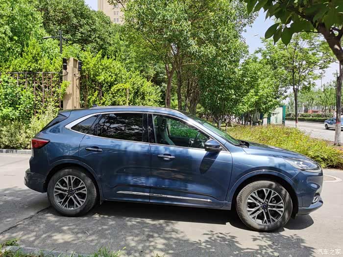 继续保持良好表现晒静谧蓝四驱嘉享锐际