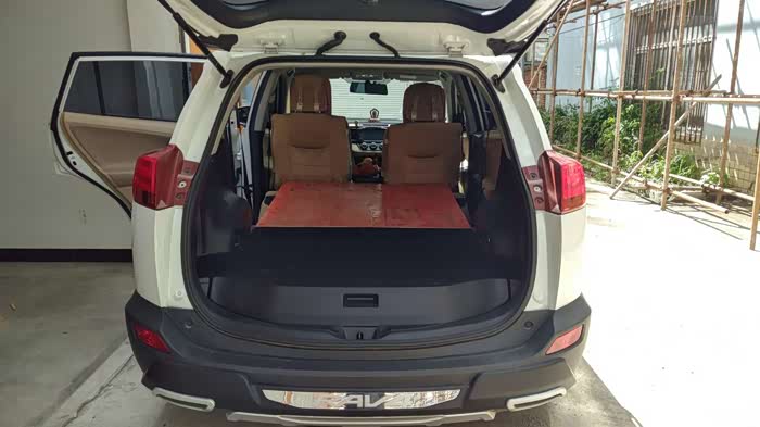 rav4荣放改装床车,适合休闲,自驾游.