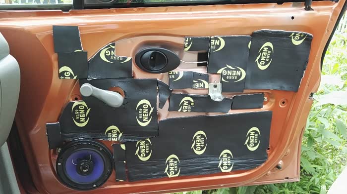 改了6寸同轴jvc喇叭总感觉原车收音机带不动呢