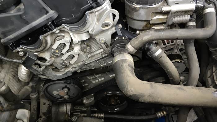 6年77000公里修理n46发动机轻微漏油记录。