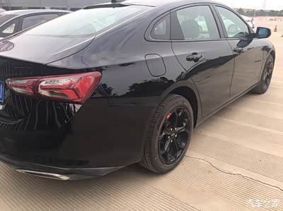 偶遇一台迈锐宝xl,纯黑色的太炸了