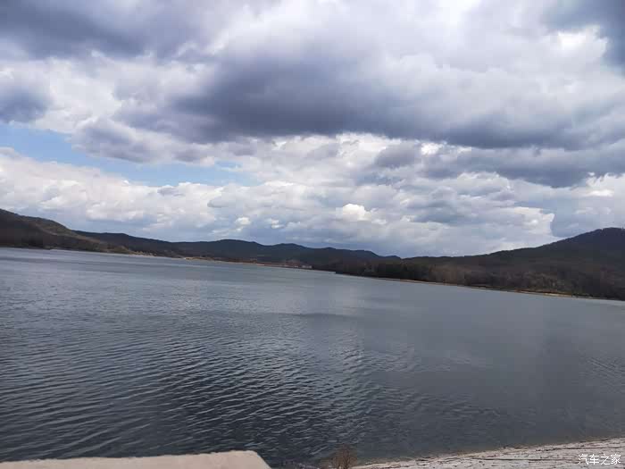 驾驶爱车畅游蛟河市庆丰水库