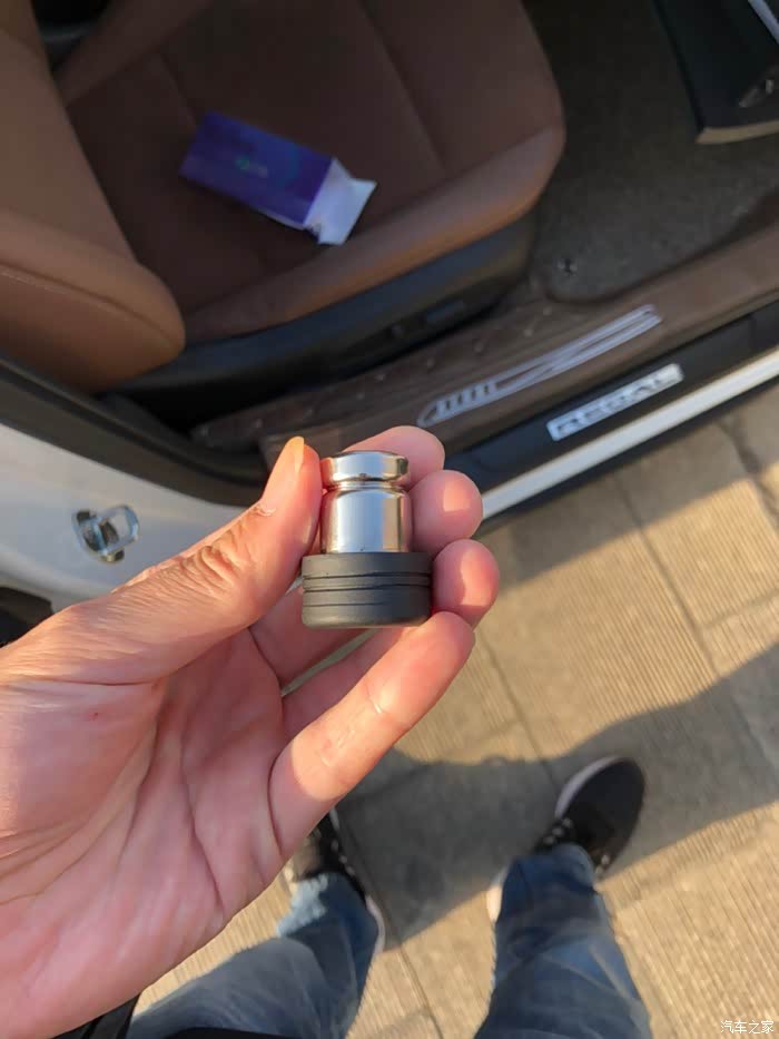 19君威点烟器