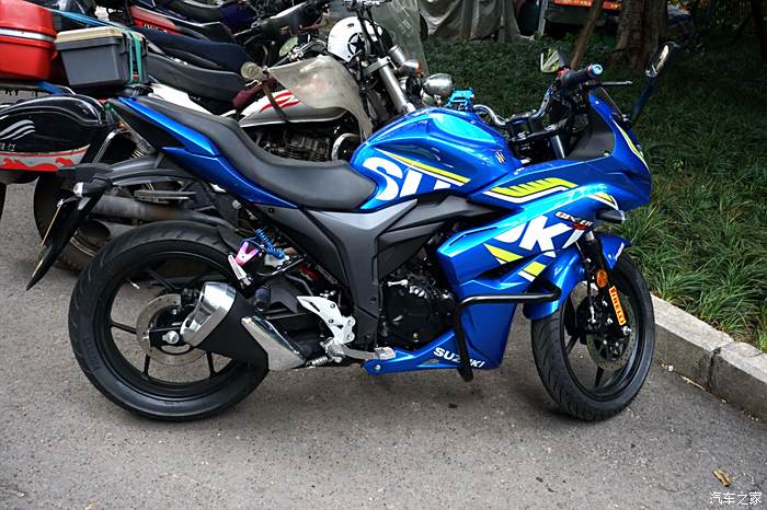 入手濟南輕騎鈴木極客颯gixxer155摩托車