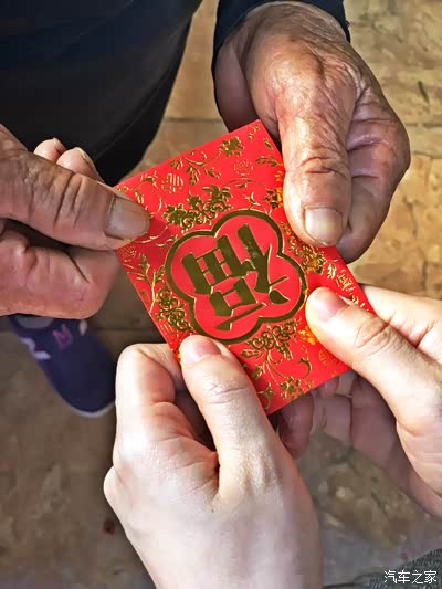 【欢天喜地迎新春】鞭炮响,满地红,絮絮烟火,带