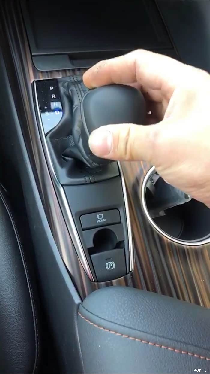 都懒得打字了也的吐槽一下奥迪的这个自动驻车太彪了