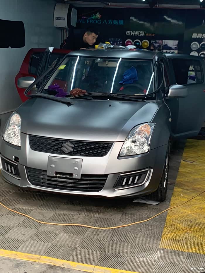 求水泥灰色的雨燕图片,想顺便改色