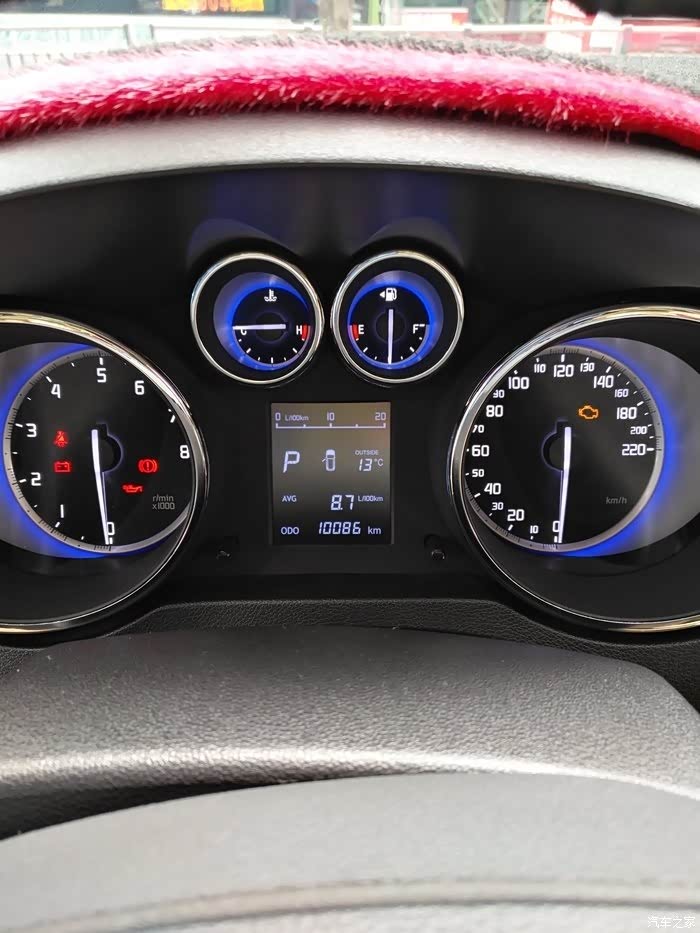 炮筒式仪表盘,我的小三油耗8.7还可以来吧,准备出发!