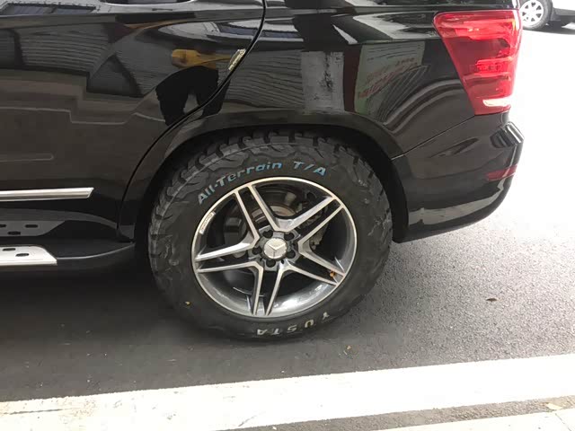 奔驰glk换装18寸at胎作业