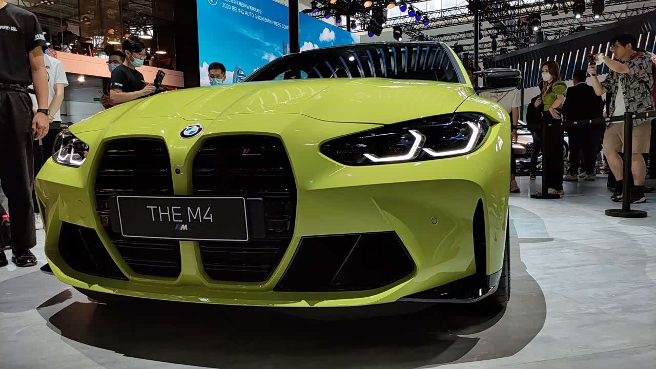 宝马全新一代g82 m4,圣保罗黄 太帅气了