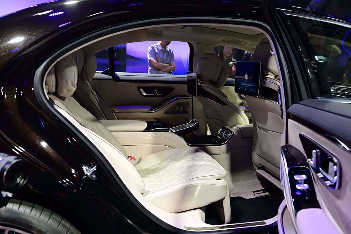 一直关注着全新一代w223奔驰s级