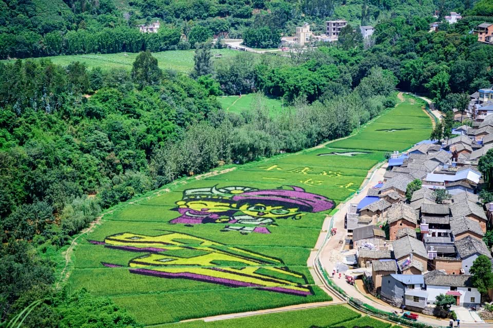 马蹄湾观景台几乎成为了昆明远近闻名的网红打卡地