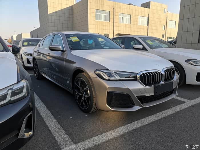 宝马530尊享m运动开士米银摩卡棕提车