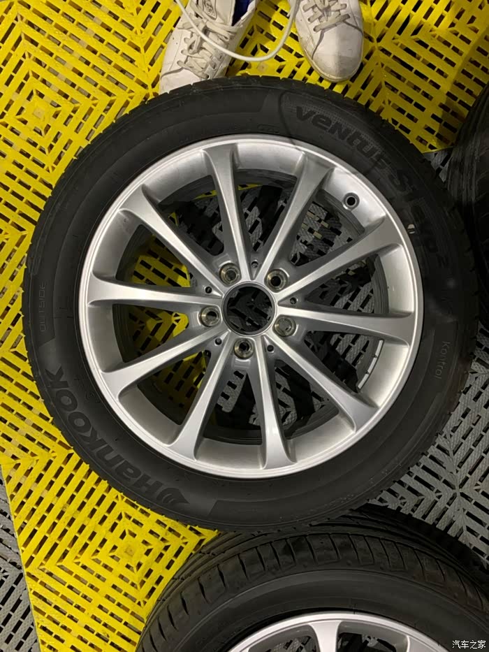 【图】奔驰a200l原厂拆车轮毂轮胎组合_奔驰a级论坛_汽车之家论坛