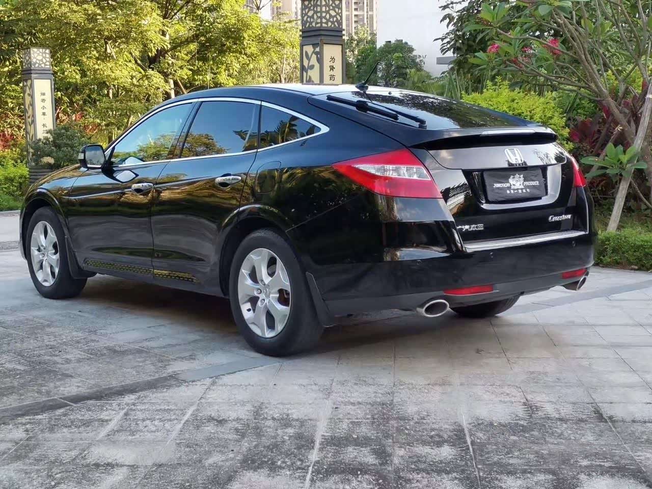 本田歌诗图是一款非常有个性的跨界suv很喜欢