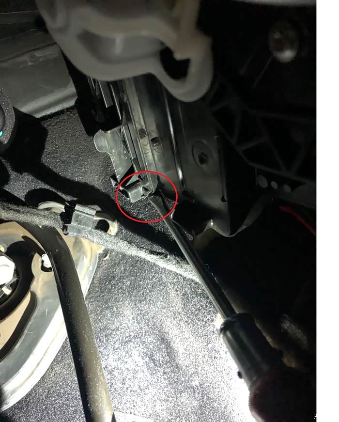 雪铁龙c5更换空调滤清器详解!(19张分解图)