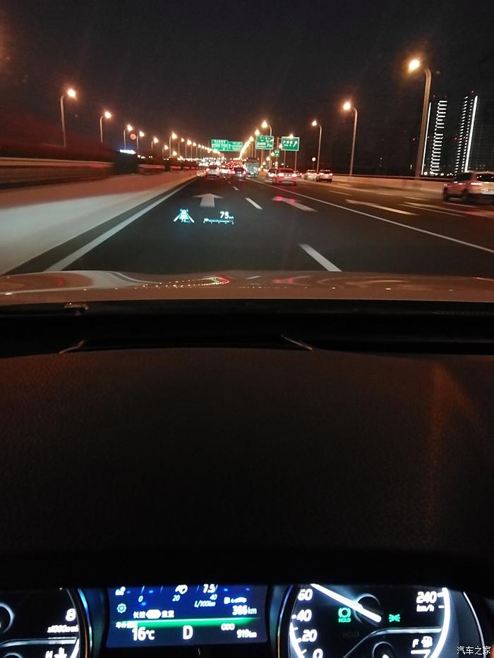 夜晚回家的路图片图片