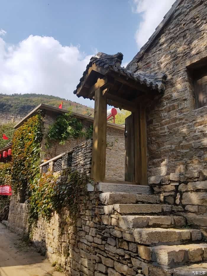 出游峪口村,途铠在沿途山道牛刀小试