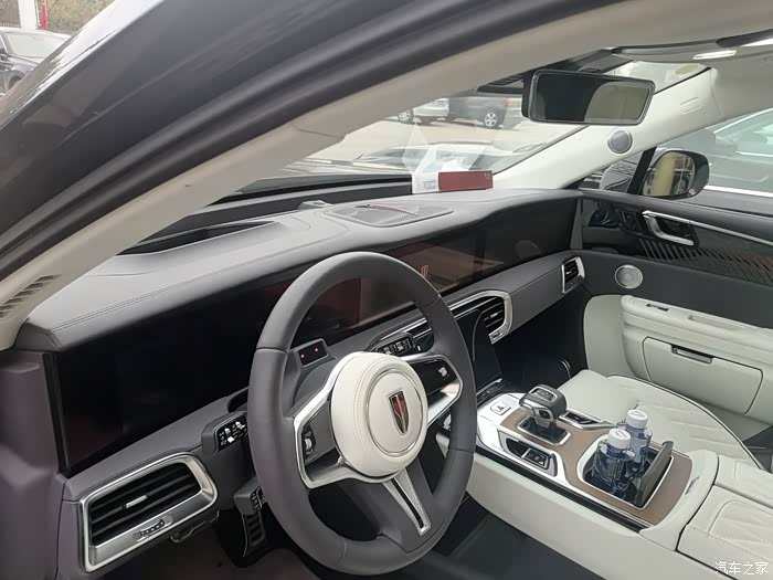 红旗ehs9的内饰