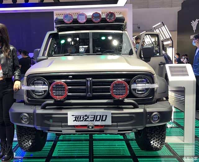 全新的长城汽车坦克300硬派越野车