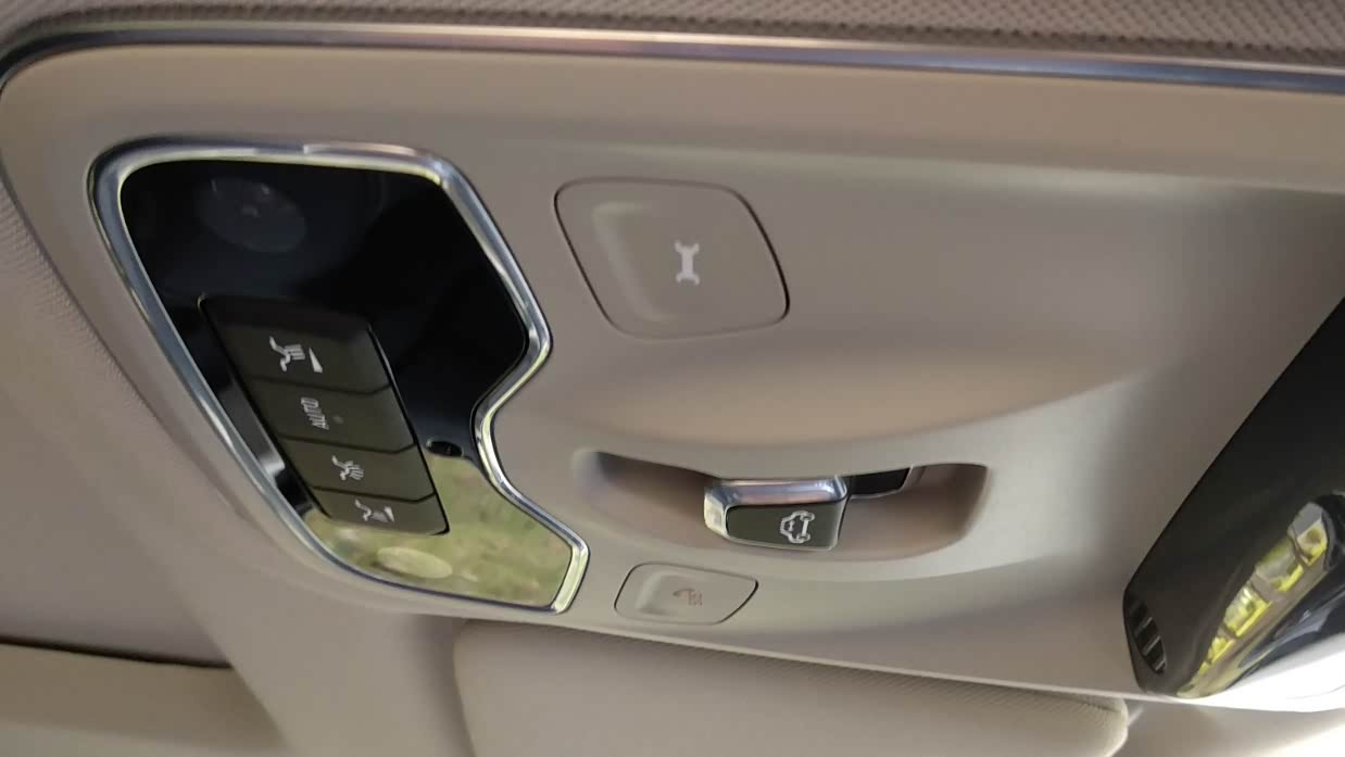 平凡生活中的不平凡,领克01为我带来便捷和幸福!