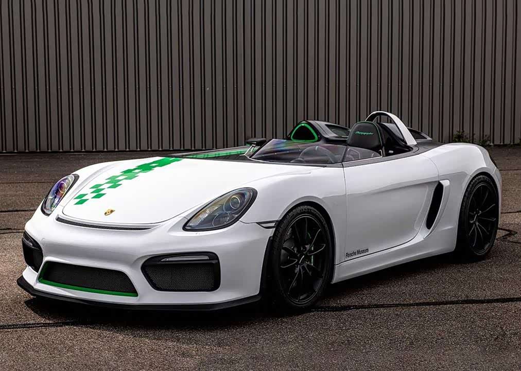 保时捷918 依旧采用,青蛙脸,椭圆形的大灯看上去略显呆萌