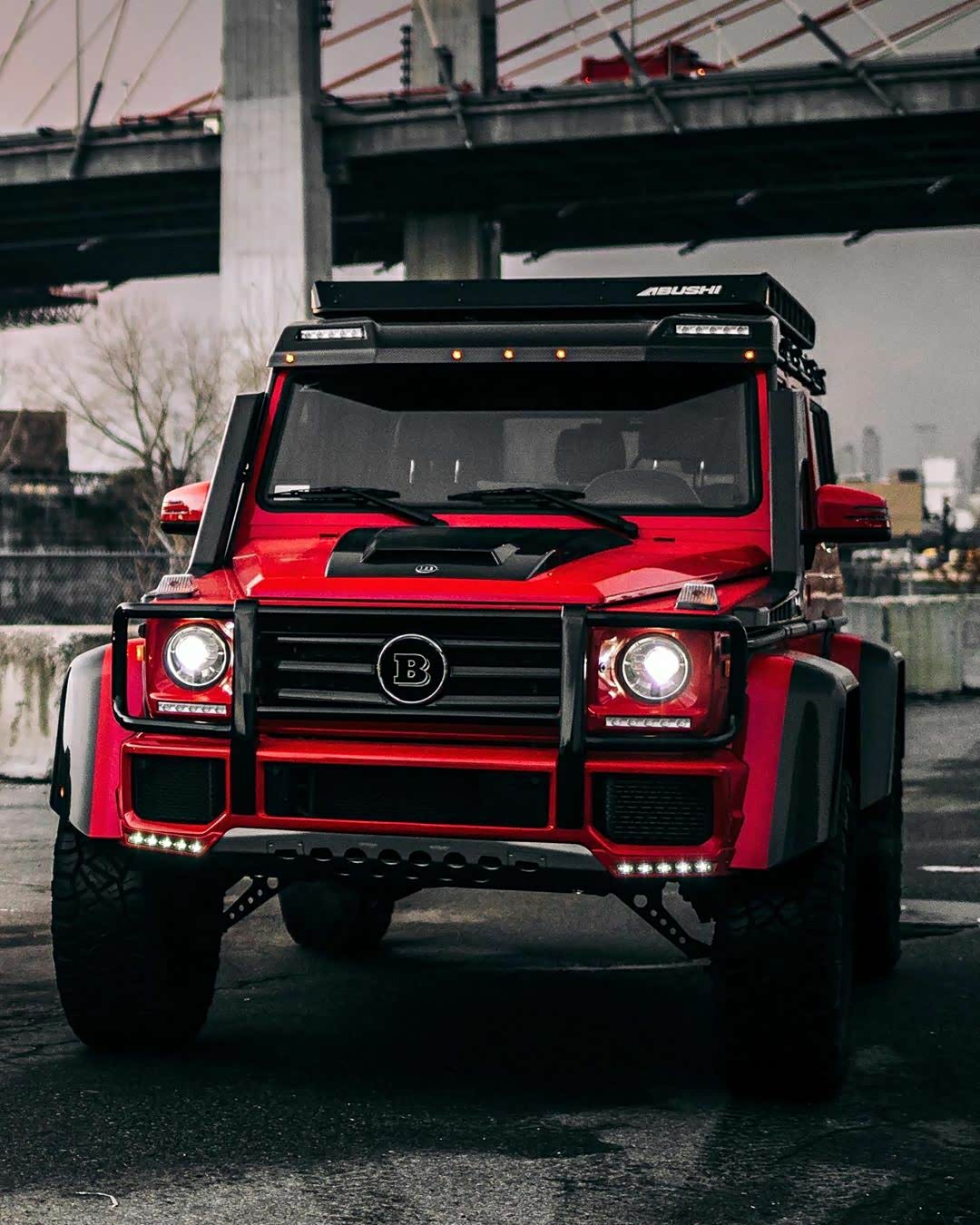 奔驰大g 4x4一下三台,版本略有不同,让大地都为之震撼