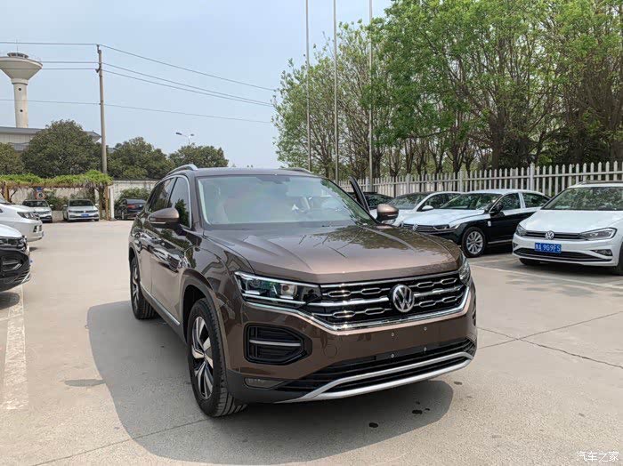 探岳马尔斯棕色图片