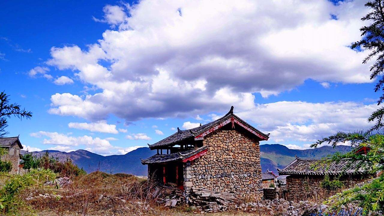 丽江玉湖村石头垒起来的纳西原始村落云南旅游攻略