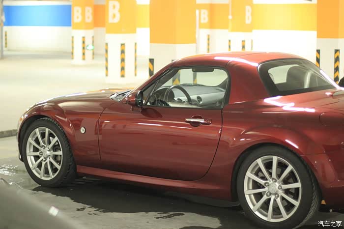 深夜地库洗车mx5