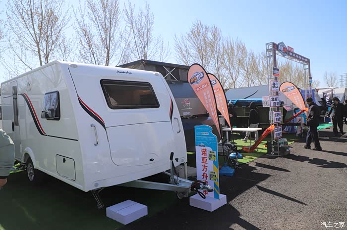 积分大放送游览北京房车展得到路虎牵引的房车拖挂篇