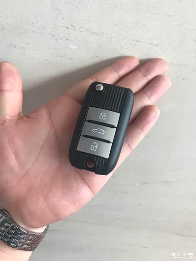 荣威rx8提车作业,科技感十足,大块头威武霸气