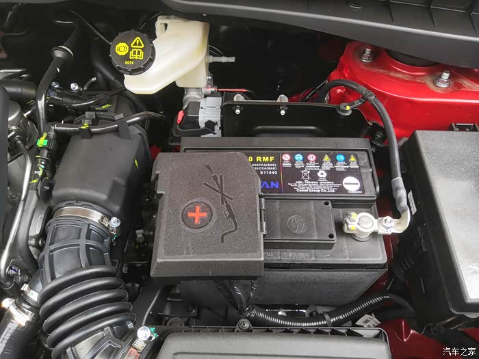 这个电瓶的正极是我见过保护得最好的了.