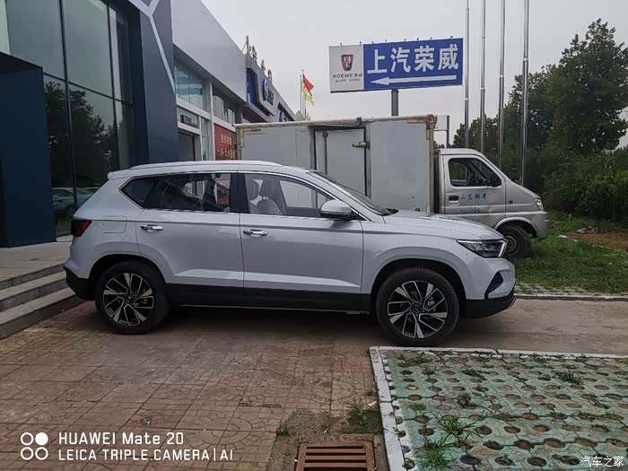 回复: 10 捷达vs7论坛 捷达vs7这台车有几个颜色呢上图是月光银