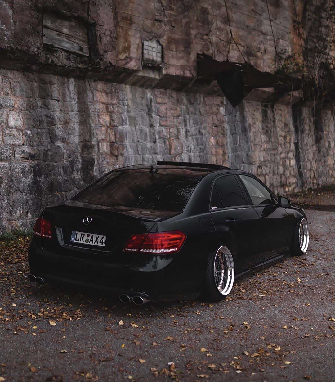 奔驰e级 w212立标#改装# ,斯文的四眼仔