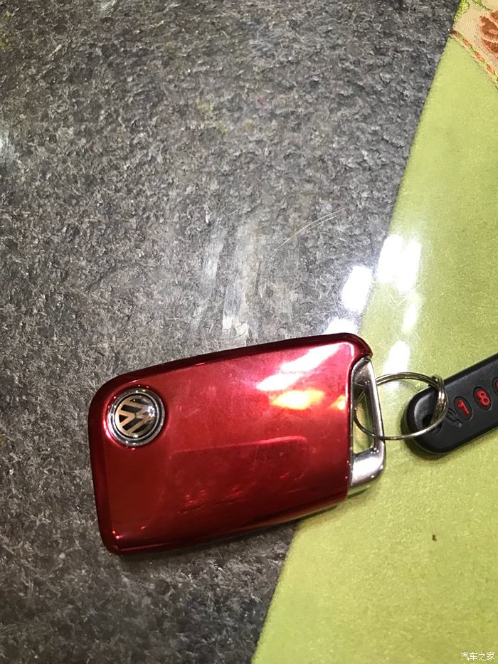 【图】新款迈腾车钥匙怎么换电池啊?