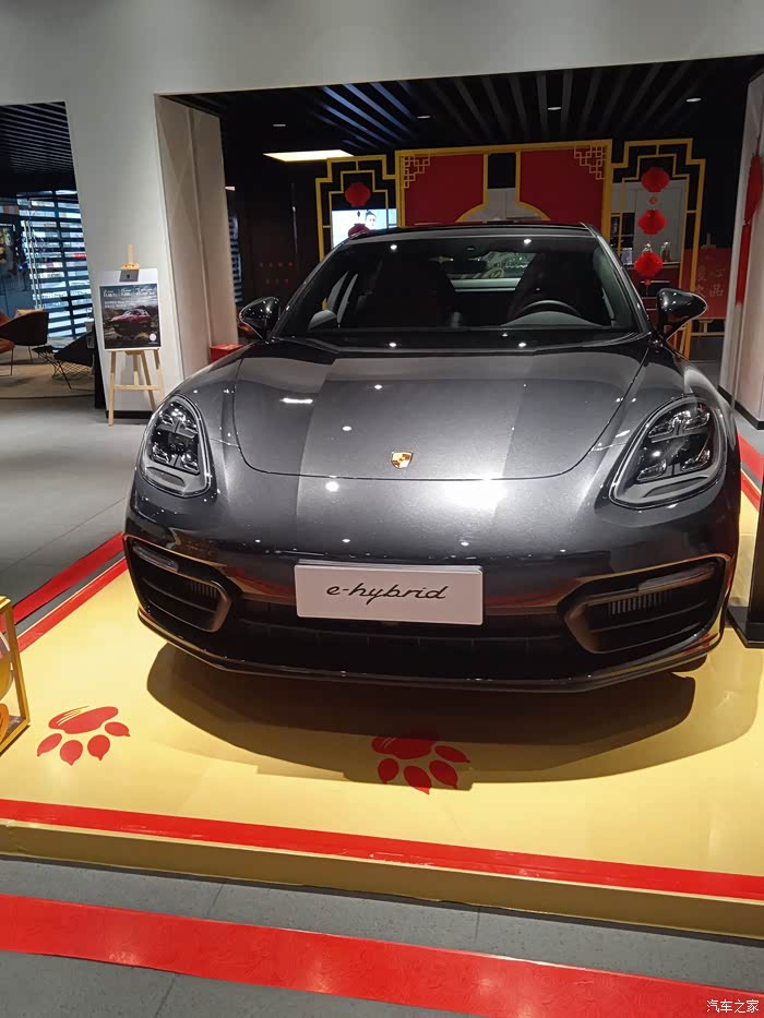 黑玉色帕拉梅拉