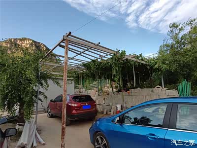 开小艾上山买柴鸡蛋,第一次感受山路操控