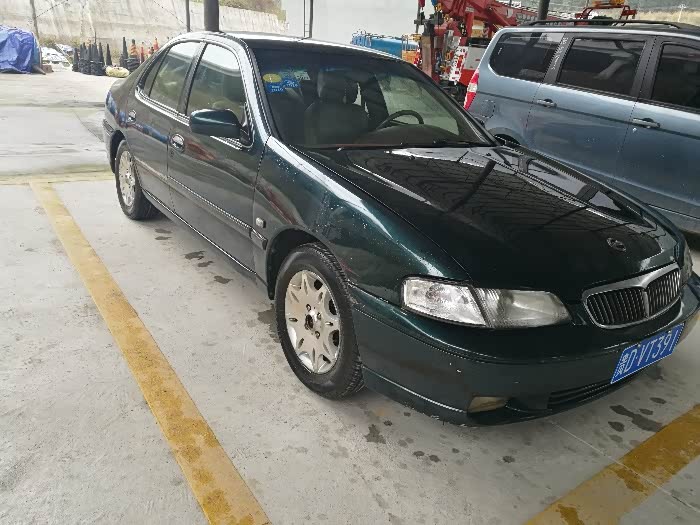 曾经的一代经典日产蓝鸟