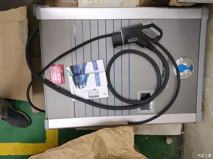 出售腾势原厂10千瓦充电桩