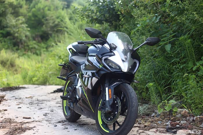 春风250sr入门小跑车