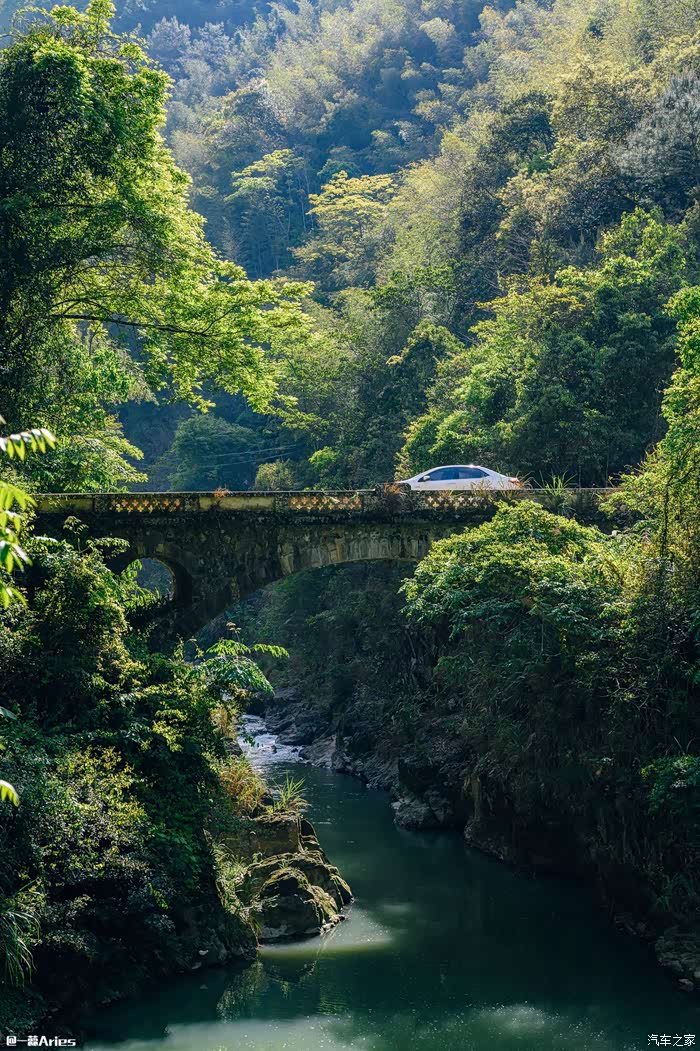 南靖树海瀑布,被称为"华东黄果树",满怀期待的我们,为睹真容,绕路几