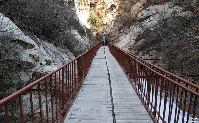 临汾陶唐峪冰瀑奇观自然的魅力